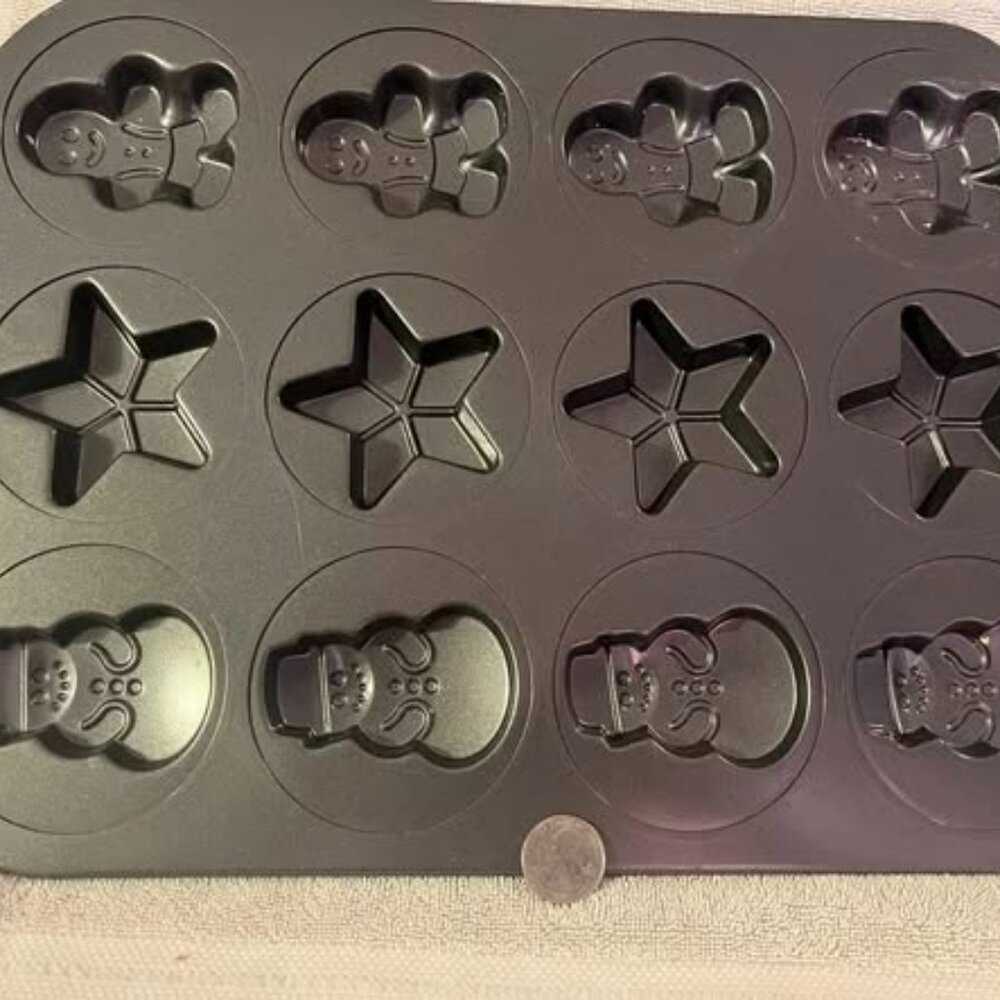 Wilton Winter/Christmas 12 Cookie Shapes Pan Snowmen Stars Snowflakes